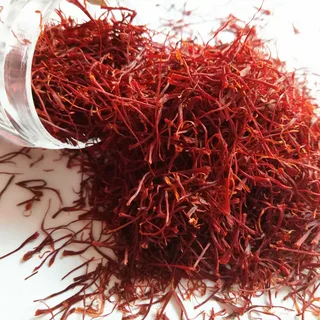 تصویر 4 از زعفران وحشی کوهی ممتاز با رشته‌ های سالم و رنگ‌ دهی قوی